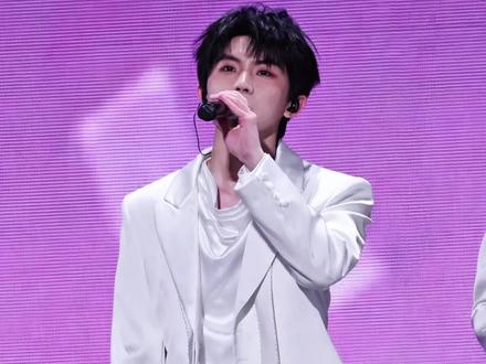 你有好几次问我那是什么
#马嘉祺 #时代少年团演唱会 #这就是爱