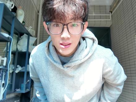 Vlog 🧩05男大体育生自律的一天都做了什么#vlog #vlog日常 #自律#男生变帅 #男士唇膏 #酷男笔记变色润唇膏