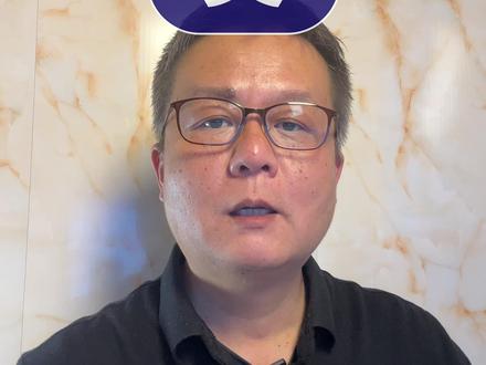 跟韩国人老师一天学一句韩语“좆"的意思和用法 哪怕自己不用,也得知道是什么意思。
좆
它原本的意思是
男性生殖器,是非常粗俗的词
但是在日常口语中,特别常用 조까 존나 좆뺑이, 존마니, 좆대가리
用来 强化语气
表示“很糟糕”或“很不爽”
1️⃣ 좆까, 까다是“剥皮”的意思
그딴 소리 하지 마, 좆까.
(少说这种话,滚开。)
2️⃣ 좆되다, 되다是“成为”的意思
表示 “完蛋了 / 情况很糟”
시험 좆됐다.
(考试彻底完蛋了。)
3️⃣ 좆나, 좆+ 나게(强调程度的副词化词尾)
非常 / 很 / 特别
이거 좆나 맛있다
(这个贼好吃)
所以这里的 좆,
已经不只是“那个意思”,
而是变成了一个
强烈的粗话强化词
一句话记住
“좆 = 很糟 / 很强烈, 是 粗俗表达”
@抖音小助手 @DOU+上热门
#韩语
#韩语学习 #韩语教学 #韩语单词 #韩语语法