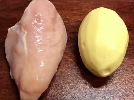 一块鸡胸肉搭配一个土豆,简单炒一炒,出锅就是一道下饭菜,解馋 #简单美食 #家常菜 #鸡胸肉做法