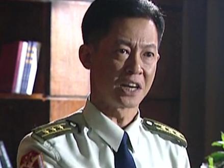 #da师 小科长讽刺电脑天才是黑兵,天才直接被气跑,师长大怒:一定要找到他#影视