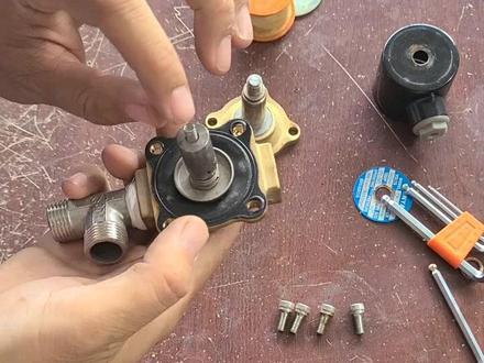 自助洗车机电磁阀拆解,教你搞维修