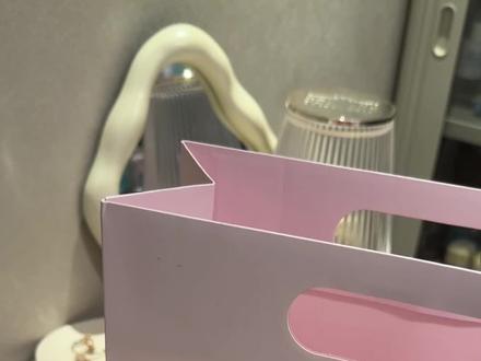 开箱2025年的第一份圣诞限定彩妆 #开箱视频 #礼物 #圣诞开箱