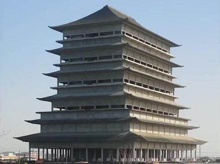 这里就是国内最大的烂尾寺庙,浙江海宁安国寺,据说二十多年前就是这个样子,也不知道什么原因,怎么就荒废了呢?#浙江 #安国寺 #旅行大玩家