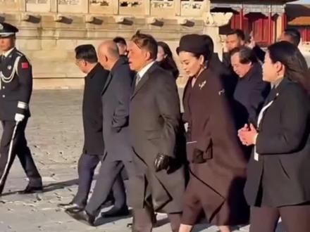 泰国国王访华第五天,泰王和王后苏提达游故宫#泰国国王访华#苏提达