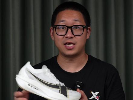 卖2000的特步有没有点数!?虽迟但到的特步超轻量化跑鞋#特步无穹拆解看看有什么好东西#特步#跑鞋#球鞋拆解#马拉松