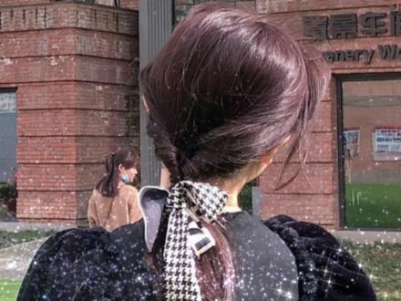 中短发#尴尬期 的姐妹快试试这样扎头发~甜美可爱还清爽减龄#种草 #编发教程 最主要是巨巨显发量!