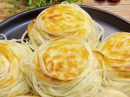 这样做盘丝饼,千丝万缕细如发丝,可好吃了 #美食教程 #美食教程每日更新 #抖音美食分享 #动手自己做美食 #千层饼