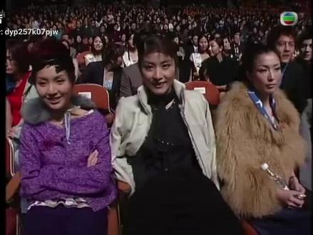 2000十大劲歌金曲现场,这应该是王菲最唯美的献唱