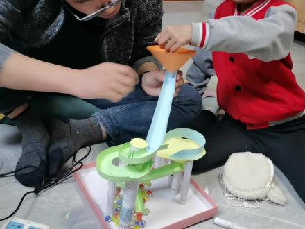 用卡纸自制一个过山车,简单有趣,太好玩了,全班小朋友都好喜欢#科技小制作 #亲子手工 #创意diy