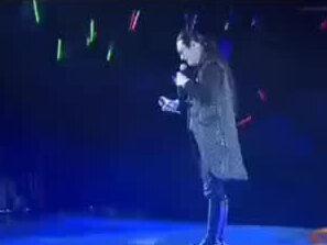 完整视频共15分50秒分三段分享(1/3)。2013年3月16日,郑源参加(环球国际之夜2013两岸群星耀岩城大型演唱会)现场演唱源氏情歌《包容》