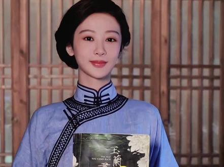 恭喜杨紫《玉兰花开君再来》圆满杀青#杨紫 #玉兰花开君再来 #董竹君 #玉兰花开君再来杀青