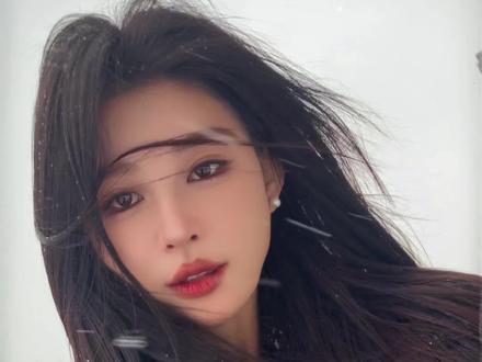 剪了6天的6天前的流水账哈哈哈~ 姐妹们可以大概了解我每天都做什么,当下做的事都是我自己喜欢且欢喜的,所以看似能量高忙碌,但真的也享受其中,因为我觉得自己很幸运,遇到这么多美好的人….#日常vlog #一天都干啥 #小博主日常 #一天都干啥