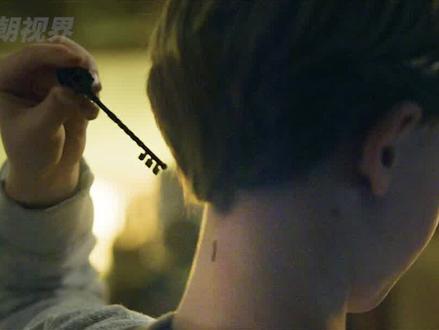 将钥匙插入后脑勺,就会发生神奇的事情。 #好剧推荐 #我的观影报告 #致命钥匙