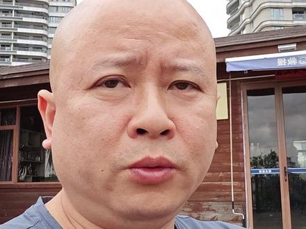 华为Mate60Pro卫星通讯的缺点在哪里?中国电信的10元月租贵不贵?华为会不会向友商开放黑科技?#华为mate60pro #卫星通信 #中国芯片