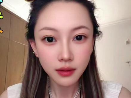“我敬你持家有方,但切莫过于节俭,一切有我”。
“腊肉好吃吗?好吃我再给你寄”。
《给阿嫲的情书》后劲太大了#真实生活分享计划 #给阿嫲的情书 #做个有情有义的人 #真诚待人 #情感共鸣人生感悟