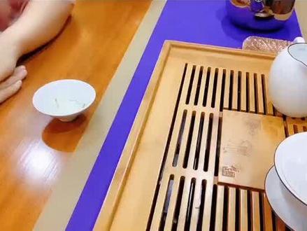 喝茶时一个细节让人高看你一眼,你做过吗?#茶@抖音小助手