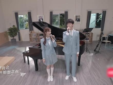 #214独爱之夜 #张含韵#于朦胧合唱《恶作剧》,重温记忆里的那份心动。