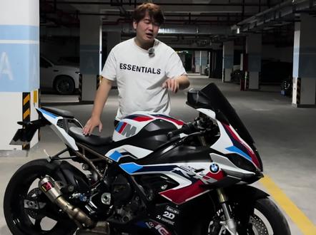 又是宝马双R #机车 #宝马 #宝马s1000rr
