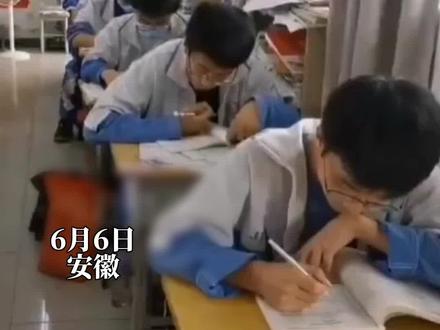 #学生时代 高三最后一次听力模拟测试,学校广播内响起《纪念》,同学们从疑惑到凉营再到感动泪自#毕业季#金榜题名 #高三 #记录校园生活 #校园