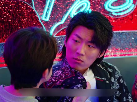 年少有为13,死对头投 2000 万,把摆烂老板逼上绝路 #年少有为 #电视剧年少有为#年少有为贺岁第一喜剧 @电视剧年少有为(亏pi点子生成版