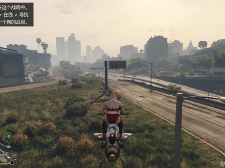 先按m召唤恐霸,进入之后按e就可以改装恐霸了就这么简单