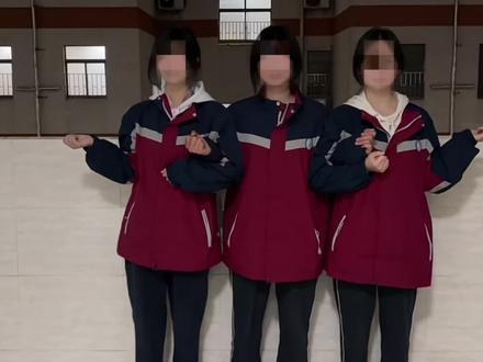 高尔夫瘾犯了#高尔夫摇 #校园生活 #抽象 仿的:@秋杏棠 yc@后裔(泰国版高尔夫)