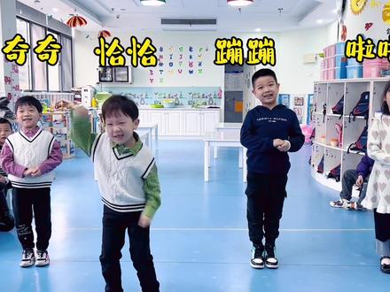 #自我介绍可爱犯规舞 #锤子组合 #子航和大锤 #宜兴宜兴 #人类幼崽到底有多可爱 @DOU+小助手