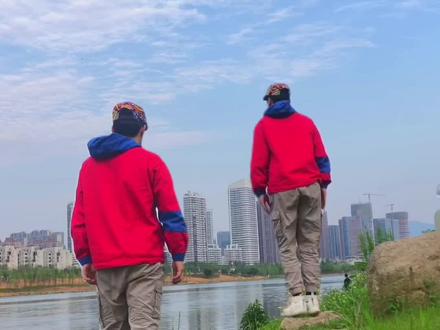 赣州一小伙飞天不成反而....#手机摄影 #教程