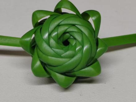 玫瑰花编织教程#藤编挂件 #藤编玫瑰花教程