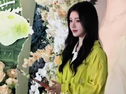 #上热门 从你的周边来到你的周边 26年请继续占用我的内存和心跳吧~#鞠婧祎 #鞠婧祎万花世界开机 #鞠婧祎万花世界 #鞠婧祎苏绿夏 @鞠婧祎 @抖音小助手 @DOU+小助手 @DOU+上热门