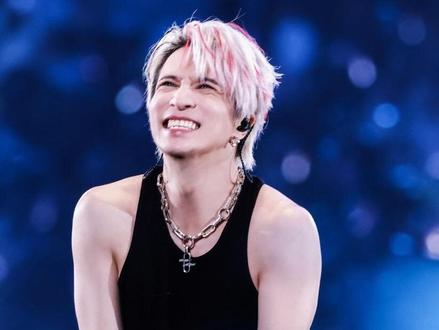 5.10点歌生日合唱《聊表心意》 一开口也太好听了吧🥹#真实生活分享计划#聊表心意#薛之谦青岛演唱会#薛之谦演唱会点歌#薛之谦演唱会舞台直拍