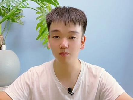 二十四节气—大暑(过大暑习俗)
大暑节气有很多的习俗。在浙江一带有送大暑船,喝伏茶的习俗;在山西,河南一带有晒伏姜的习俗;在福建莆田有过大暑的习俗,主要以吃荔枝、羊肉和米糟等食物,称之为过大暑。今天我们就和小朋友一起来剥荔枝,吃荔枝。传承和感受传统文化的魅力!#二十四节气 #大暑#传统文化#吃荔枝 蒙特梭利教育@DOU+小助手 @抖音小助手