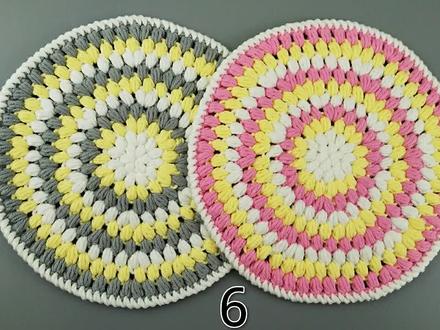 圆形花片 可当隔热垫 往大了织可当坐垫
#钩针编织 #爱手工爱生活 #手工制作