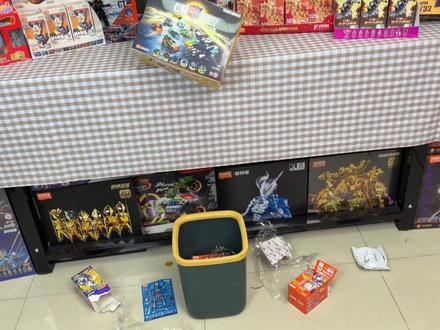 老板竟然把变形金刚积木车扔了?拼好后竟然还能组合变形! #变形金刚 #变形金刚玩具 #二次元春日漫游