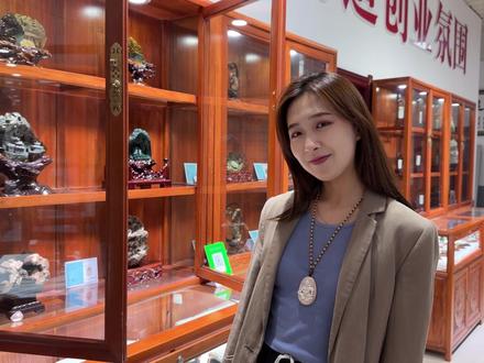 #我要上热门🔥 呼伦贝尔彩玉——大地珍宝,在工艺大师们的妙手神功下,定能让沉寂亿万年前的宝藏唤发出耀眼的光芒 #匠心工艺 #呼伦贝尔彩玉 #呼伦贝尔旅游攻略 #旅行推荐官 @DOU+小助手 @DOU+上热门 @抖音热点宝