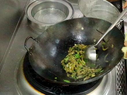 炒肉丝怎样炒好吃 ca80c6fcac5e3fb348d98eb81e4c4869~tplv-dy-resize-origshort-autoq-75:330.jpeg?x-expires=2013386400&x-signature=zNRZJSuuzrqyPCstfSjq%2FUHjXCA%3D&from=3213915784&s=PackSourceEnum_AWEME_DETAIL&se=false&sc=cover&biz_tag=pcweb_cover&l=2023102310121952F0AC7E84425BA83B6D