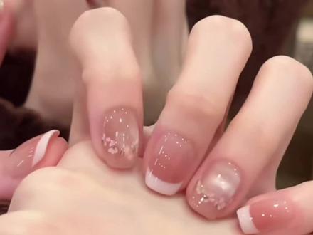 春日裸粉小花美甲教程来喽#美甲教程 #清透小短甲 #超温柔美甲 #美甲分享 #短甲温柔款