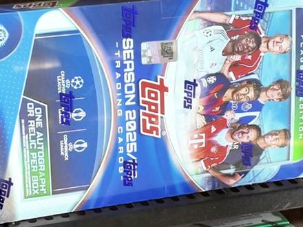 球星卡自动贩卖机里购入一盒欧战Hobby,竟然开出了。。。 #球星卡拆卡 #足球球星卡 #梅西 #巴萨 #autocardpro