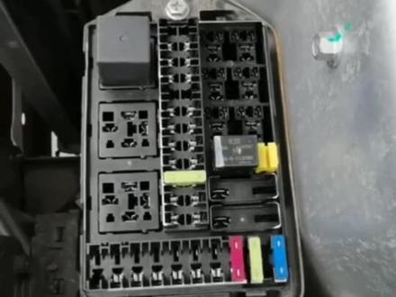车主来电话,点火开关钥匙拔下来,发动机还是正常工作,我还以为在开玩笑#汽车人 #修车 #我太难了 #我要上热门