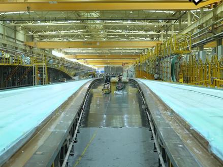 玻纤+芯材+玻纤,看“三明治”结构的风电叶片腹板诞生记!#中国制造 @DOU+小助手 @抖音小助手