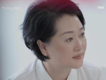 变强第一步:戒掉委屈感 如果你想拥有那种打不垮的强大内核,第一步就是戒掉可怜自己的委屈感。
看到一句话:“不要有感性的烦恼”,
因为委屈的根源,是你对外界抱了太多“应该”的期待:你觉得别人应该对你好,生活应该顺风顺水,努力应该立刻有回报。可现实是,没有什么“应该”,只有“结果”。
强者的逻辑是:我为自己负责。戒掉委屈感,就是降低对外界的心理预期——坦然接受任何人都可能不按你想要的方式对待你,生活也不会永远一帆风顺。
真正困住你的从来不是困难本身,而是你对待困难的态度。委屈只是弱者的安慰剂,行动才是强者的选择!别再用委屈麻痹自己了!戒掉委屈感,你才能站在主动的位置,真正成为自己人生的主人。
#职场思维 #职场干货 #女性成长 #强大自己