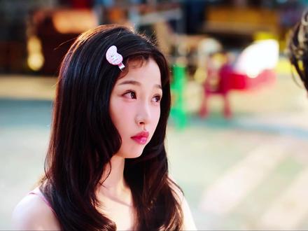 “还不快下来看你的小天鹅”#双轨 #虞书欣#何与#费启鸣 #优质创作者扶持计划