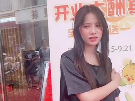 #抖音网红 #路人视角 表妹唱桃花运比三姐还要火@表妹李Kk
