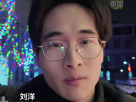 春晚宇树一系列操作真是给人看呆了,于是在它们下台后,记者第一时间冲了过去……(记者:刘洋)#热气腾腾的中国年 #2026温暖中国年 #媒体精选计划