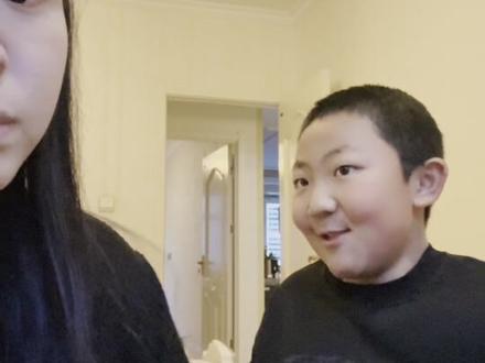 #姐姐平时都化这么浓的妆吗 制裁弟弟要趁早