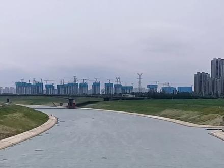 引江佳园小区,在华南城的河对面,还在施工中,这个小区不对外卖的,我只是应粉丝要求拍一下,没有其他意思#合肥房产 #沿途风景随拍 #出来走走放松一下心情 #合肥华南城紫云湖片区 #江淮大运河河景房