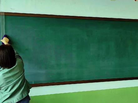 简易黑板报制作 #黑板报 #粉笔字 #校园生活 #快乐学习