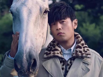 3月18日报道,周杰伦新专辑首支预告真的来了!《Coming Soon》19秒预告点赞超46万,新专辑是他出道25周年纪念之作,收录超12首新歌#大象主播说 @司凯