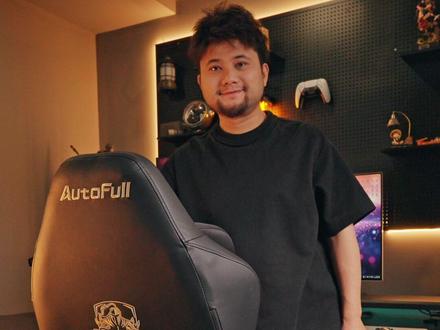 【64天真实反馈】傲风M6Pro2.0是什么水平? 我坐电竞椅有一个标准:
能不能一口气坐完一整天。
不是半小时舒服,
而是 3 小时、5 小时、
你起身的时候,
身体没有明显的“抗议”。
傲风m6pro2.0给我的,是那种
存在感很低,但支撑感一直在的坐感。
这点,比什么花里胡哨的功能都重要。
#傲风电竞椅
#傲风m6
#电竞椅
#人体工学椅
#腰靠